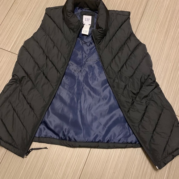 GAP Jackets & Blazers - Gap Women’s Black Puffy Vest Size Large